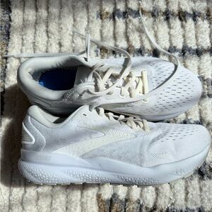 Brooks White Ghost 16 Women's Running Shoes